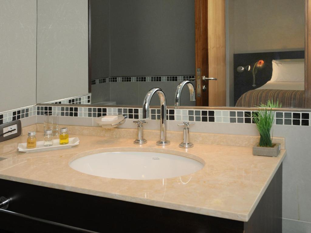 Del Bono Suites Art Hotel San Juan Room photo