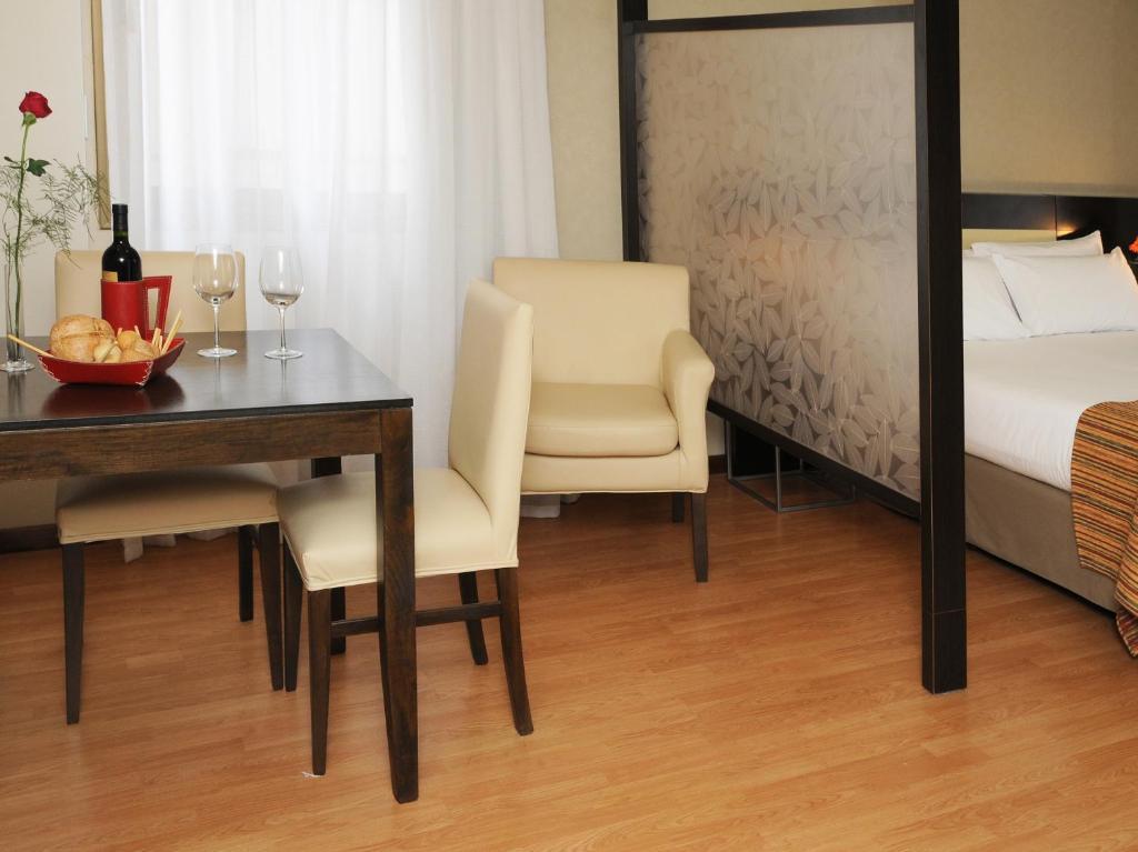 Del Bono Suites Art Hotel San Juan Room photo